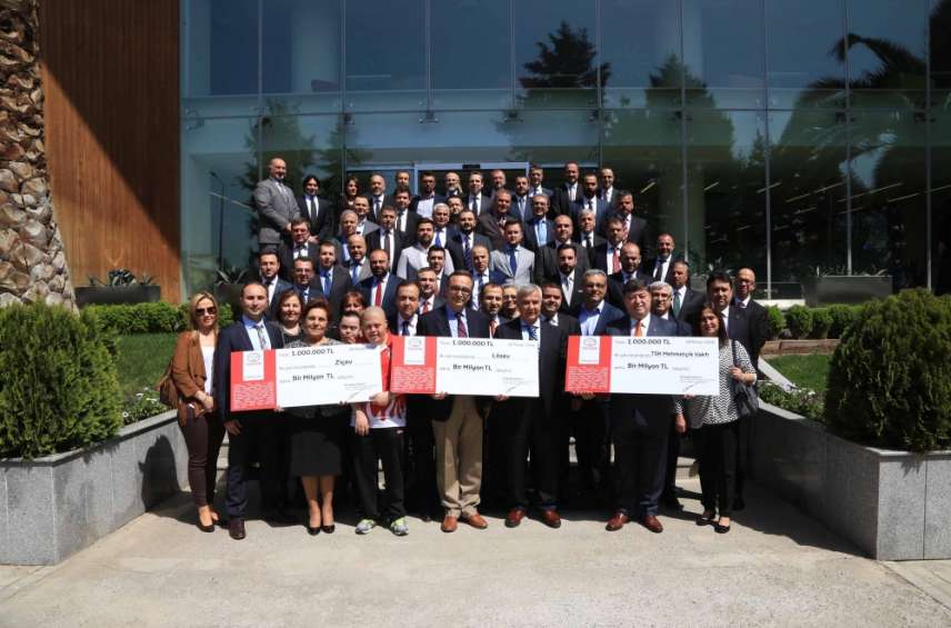 Toyota bayilerinden çocuklar için anlamlı bağış