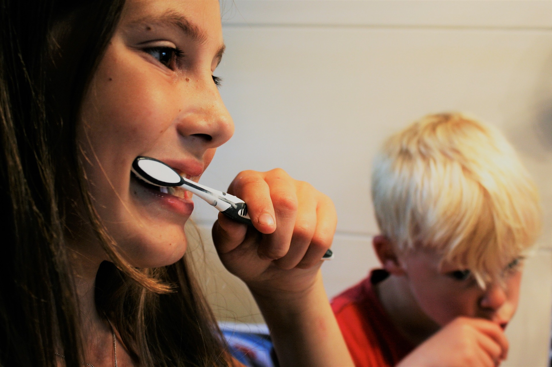 6-12 yaş çocuklara florürsüz diş macunu